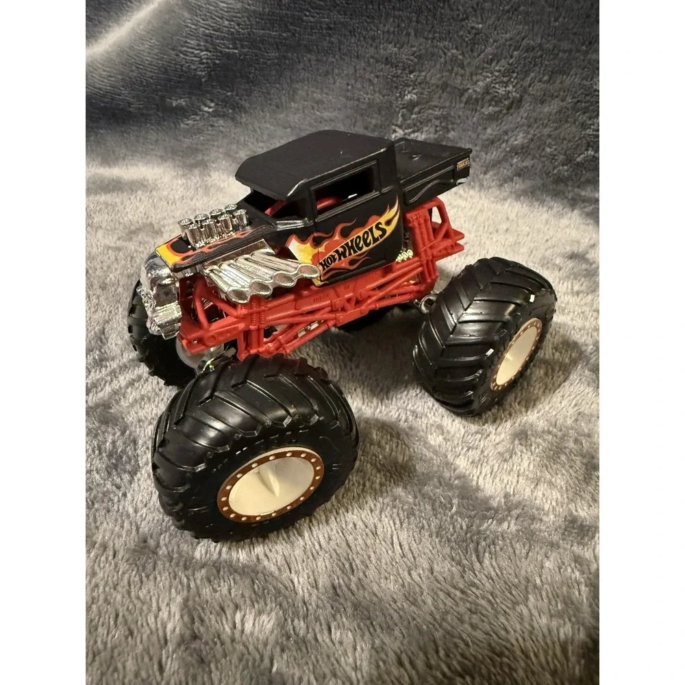 Hot Wheels Bone Shaker HW Monster Truck Flat Black Loose VHTF! 2020‎